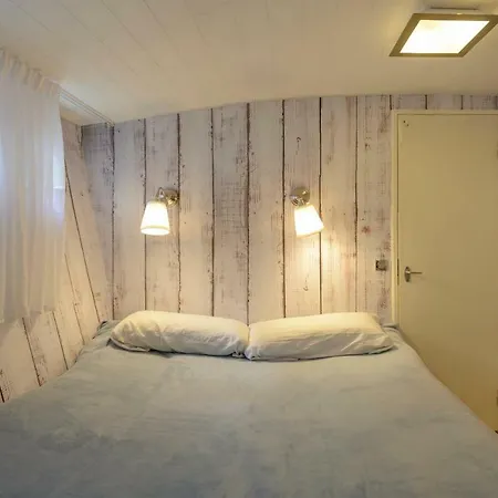 Boat Botel *