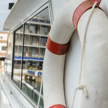 Boat Botel *