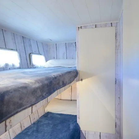 Boat Botel *